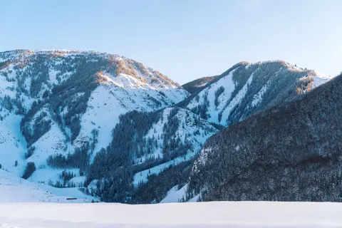 Winter Mountains 4K Wallpaper · winter · 3840×2560