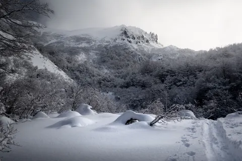 Winter Mountains 4K Wallpaper · winter · 3840×2560