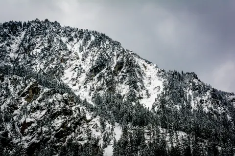 Winter Mountains 4K Wallpaper · winter · 3840×2560