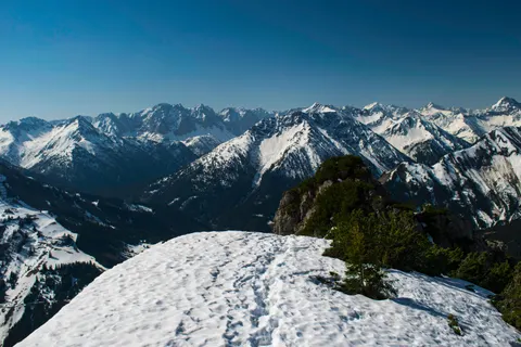 Winter Mountains 4K Wallpaper · winter · 3840×2560