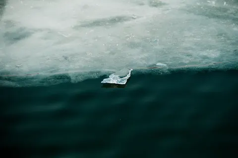 Winter Lake 4K Wallpaper · winter · 3840×2560
