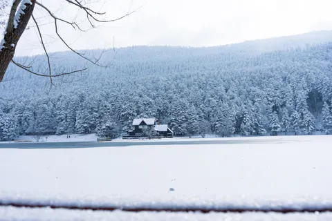 Winter Cabin 4K Wallpaper · winter · 3840×2560