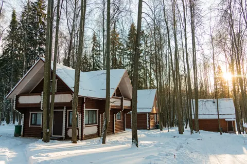 Winter Cabin 4K Wallpaper · winter · 3840×2562