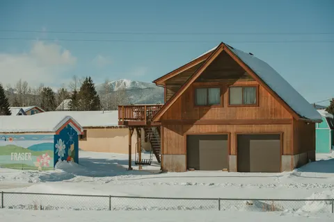 Winter Cabin 4K Wallpaper · winter · 3840×2560