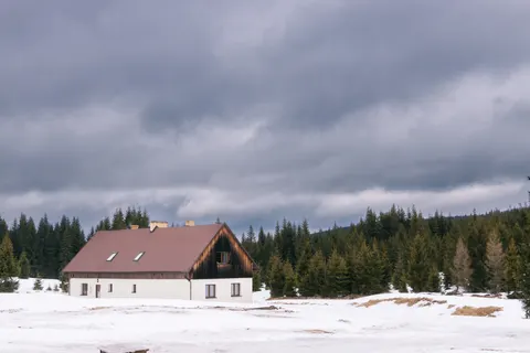 Winter Cabin 4K Wallpaper · winter · 3840×2560
