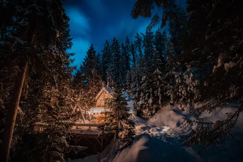 Winter Cabin 4K Wallpaper · winter · 3840×2560