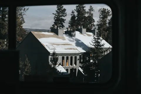 Winter Cabin 4K Wallpaper · winter · 3840×2560