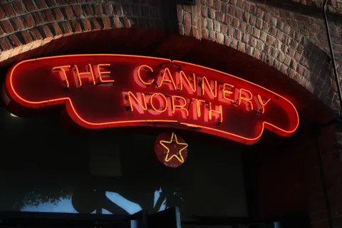 Neon Sign 4K Wallpaper · neon · 3840×2560