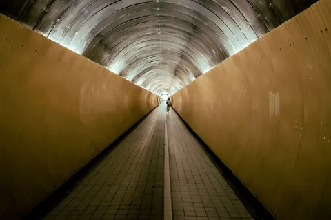 Neon Tunnel 4K Wallpaper · neon · 3840×2560