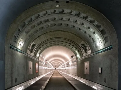 Neon Tunnel 4K Wallpaper · neon · 3840×2880