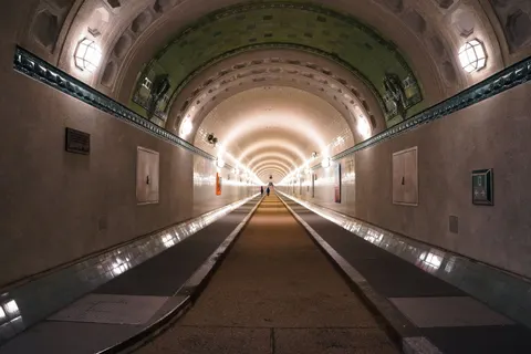 Neon Tunnel 4K Wallpaper · neon · 3840×2560