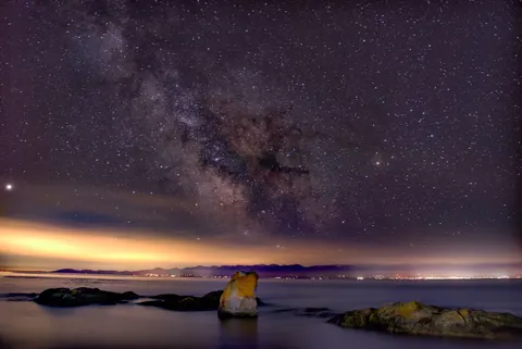 Milchstraße über dem Meer 4K Hintergrundbild · space · 3840×2565