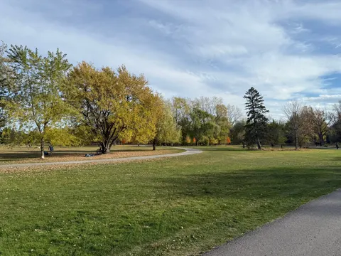 Autumn Park 4K Wallpaper · autumn · 3840×2880