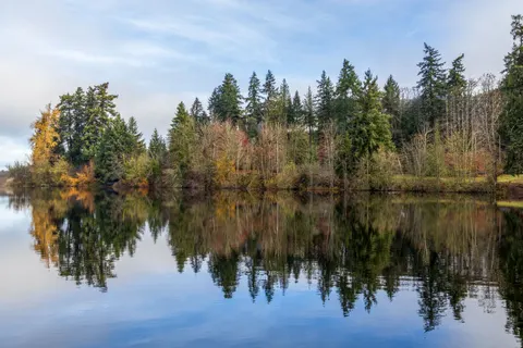 Autumn Lake 4K Wallpaper · autumn · 3840×2560