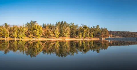 Autumn Lake 4K Wallpaper · autumn · 3840×1968