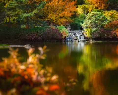 Autumn Lake 4K Wallpaper · autumn · 3840×3072