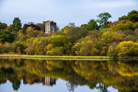 Autumn Lake 4K Wallpaper · autumn · 3840×2563
