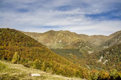 Autumn Mountains 4K Wallpaper · autumn · 3840×2561