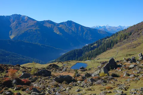 Autumn Mountains 4K Wallpaper · autumn · 3840×2560