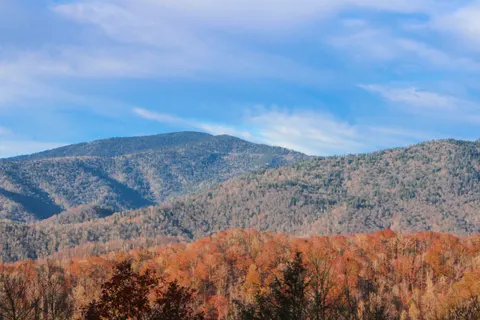 Autumn Mountains 4K Wallpaper · autumn · 3840×2560