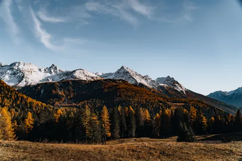Autumn Mountains 4K Wallpaper · autumn · 3840×2560