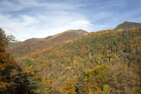 Autumn Mountains 4K Wallpaper · autumn · 3840×2561