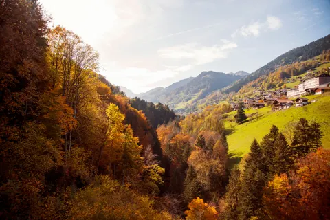 Autumn Mountains 4K Wallpaper · autumn · 3840×2563