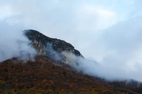 Autumn Mountains 4K Wallpaper · autumn · 3840×2560