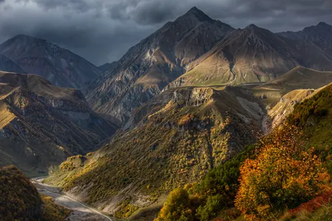 Autumn Mountains 4K Wallpaper · autumn · 3840×2560