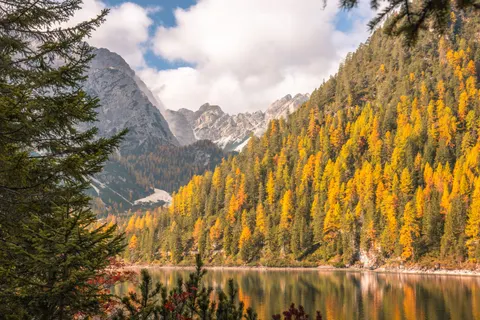 Autumn Mountains 4K Wallpaper · autumn · 3840×2560