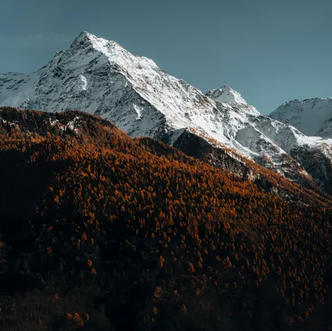Autumn Mountains 4K Wallpaper · autumn · 3840×3826