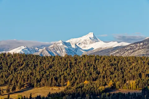 Autumn Mountains 4K Wallpaper · autumn · 3840×2560