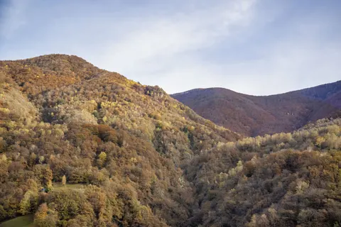 Autumn Mountains 4K Wallpaper · autumn · 3840×2561
