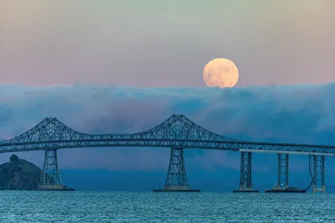 Full Moon 4K Wallpaper · space · 3840×2560