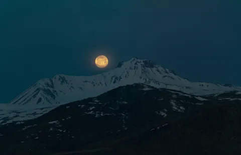 Full Moon 4K Wallpaper · space · 3840×2473
