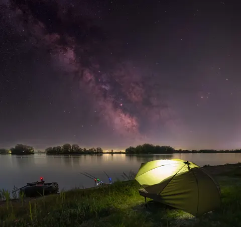 Milky Way over Sea 4K Wallpaper · space · 3840×3618