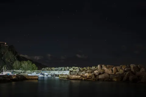 Milky Way over Sea 4K Wallpaper · space · 3840×2560