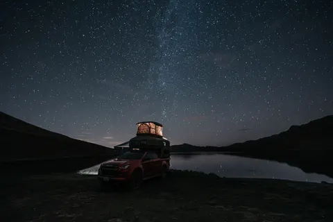 Milky Way over Sea 4K Wallpaper · space · 3840×2560