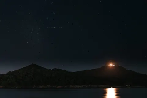 Milky Way over Sea 4K Wallpaper · space · 3840×2560