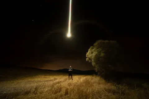 Meteor Shower 4K Wallpaper · space · 3840×2560