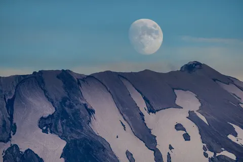 Moon Craters 4K Wallpaper · space · 3840×2560