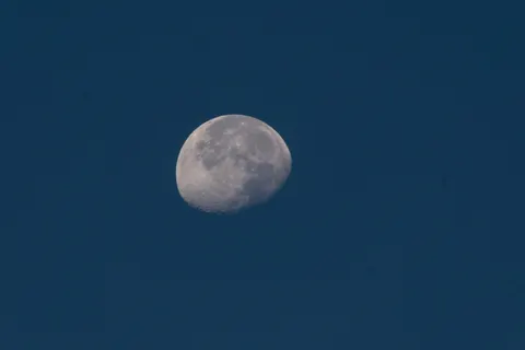 Moon Craters 4K Wallpaper · space · 3840×2560