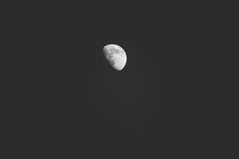 Moon Craters 4K Wallpaper · space · 3840×2560