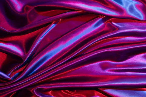 Holographic 4K Wallpaper · abstract · 3840×2560