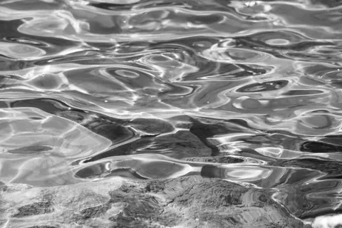 Liquid Gold 4K Wallpaper · abstract · 3840×2560