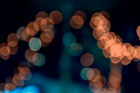 Glowing Particles 4K Wallpaper · abstract · 3840×2553