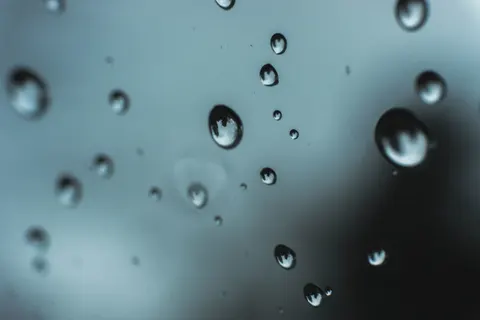 Oil Bubbles 4K Wallpaper · abstract · 3840×2560