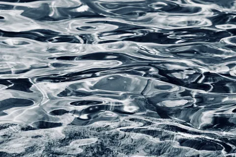 Chrome Liquid 4K Wallpaper · abstract · 3840×2560
