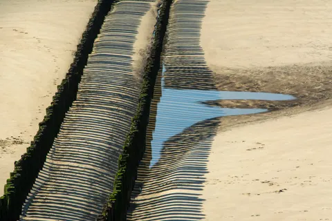 Sand Ripples 4K Wallpaper · minimal · 3840×2560