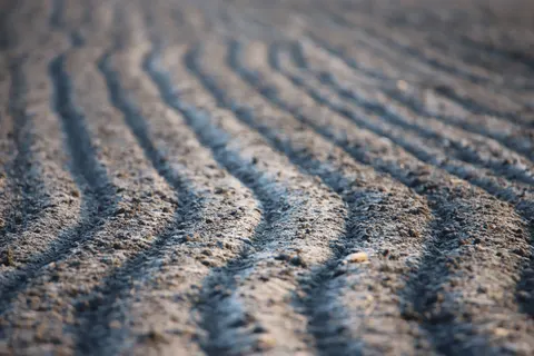 Sand Ripples 4K Wallpaper · minimal · 3840×2560